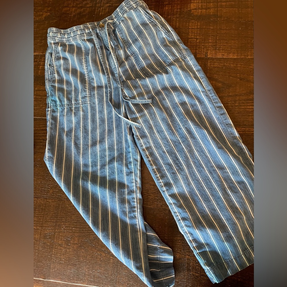 American Eagle cropped wide leg pants, size 2